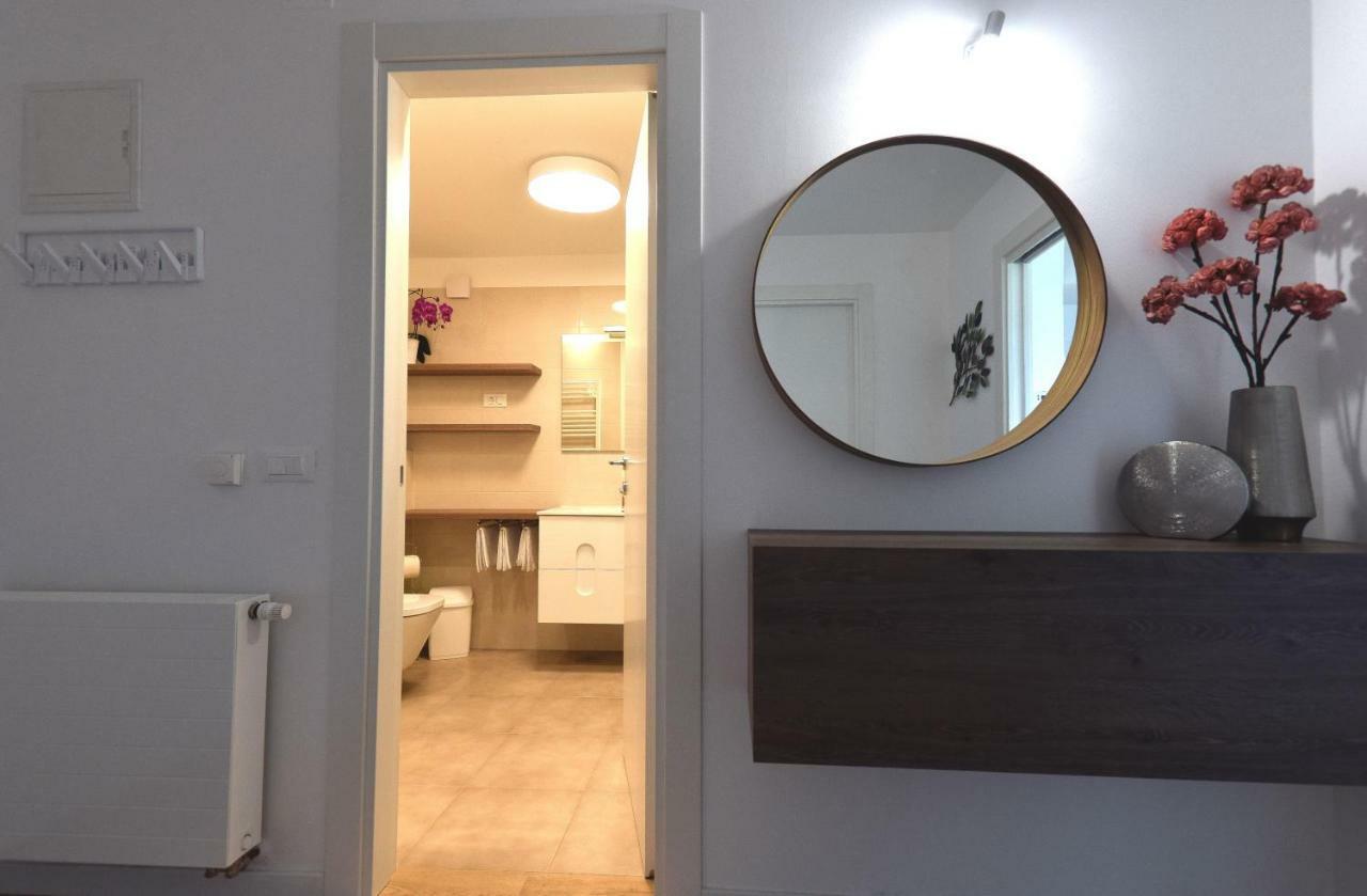 Apartment Vostan Pula Exteriör bild
