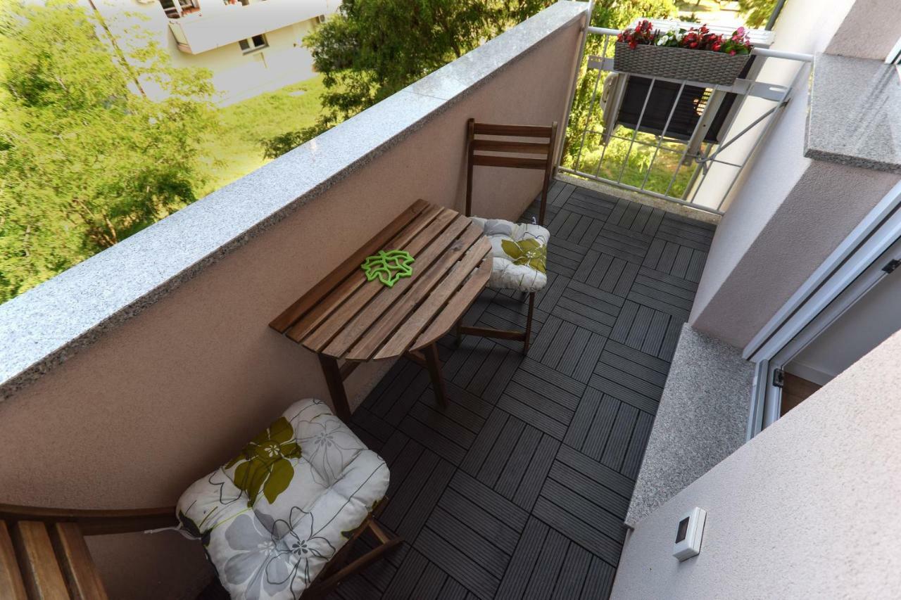 Apartment Vostan Pula Exteriör bild