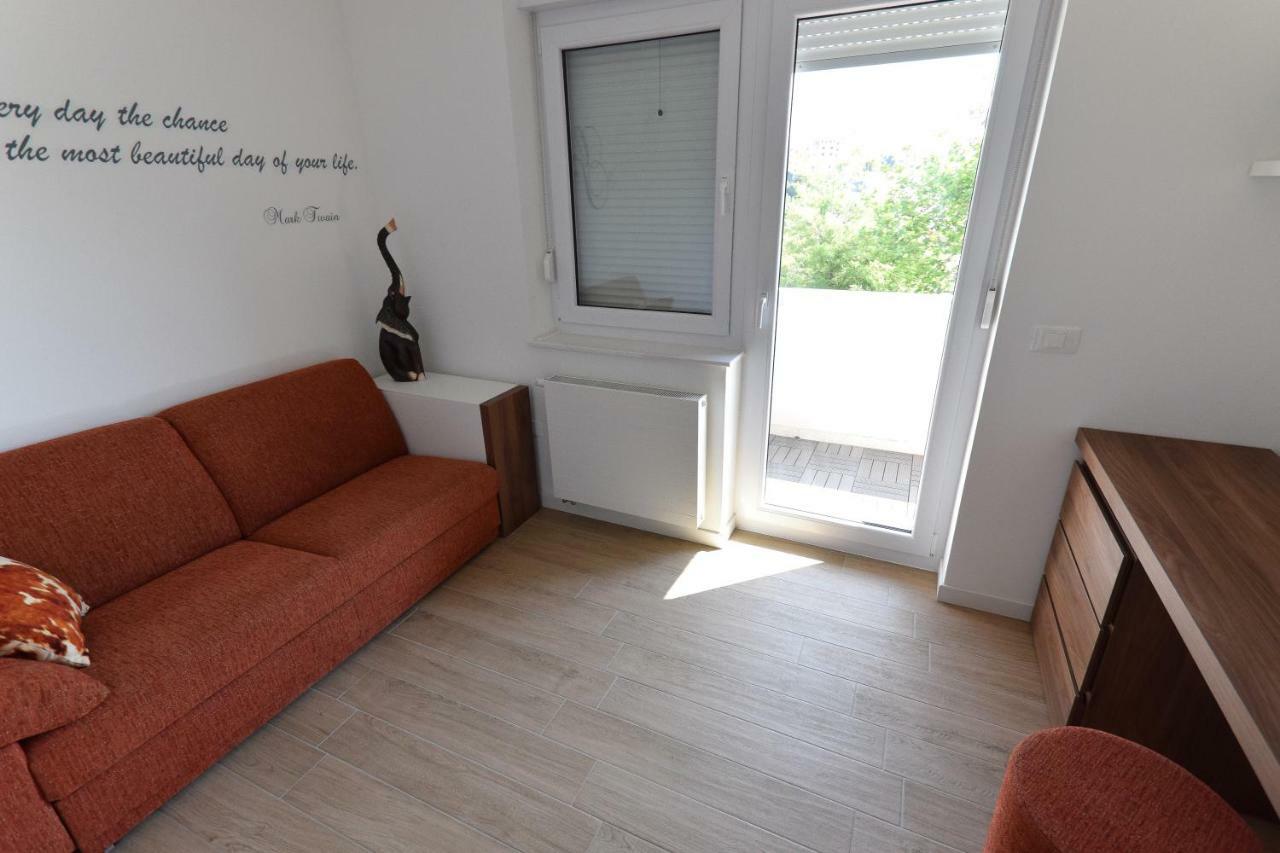 Apartment Vostan Pula Exteriör bild